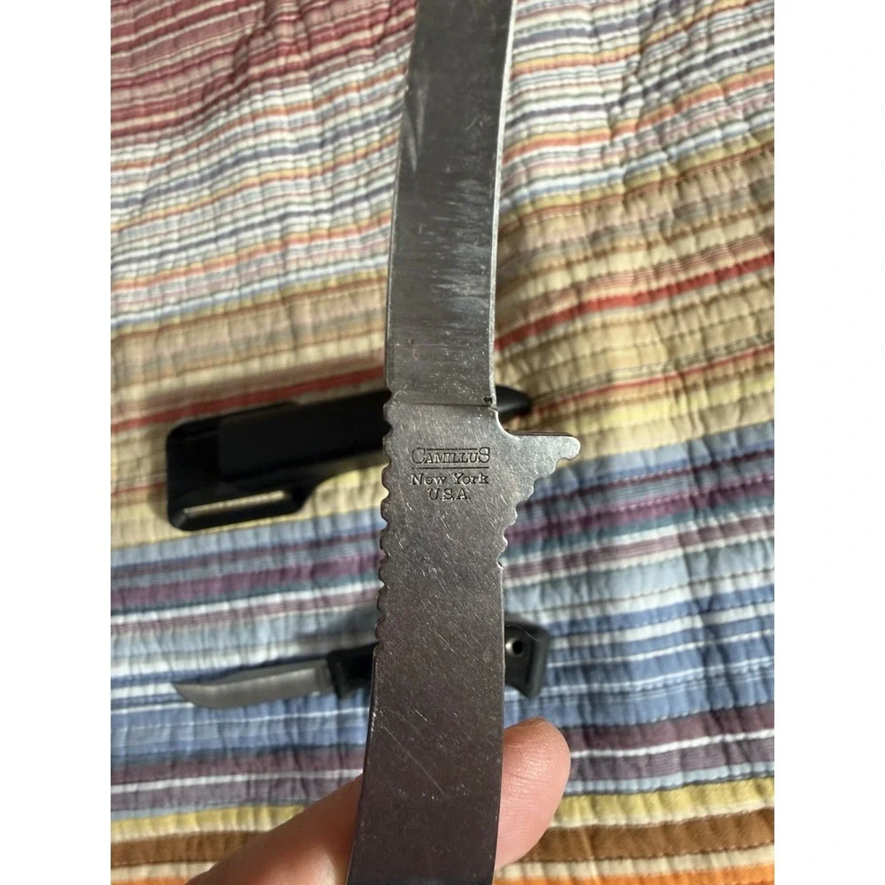 Western R2 Rack Fixed Blade Knife, With plastic sheath & Extra Gutting Blade New